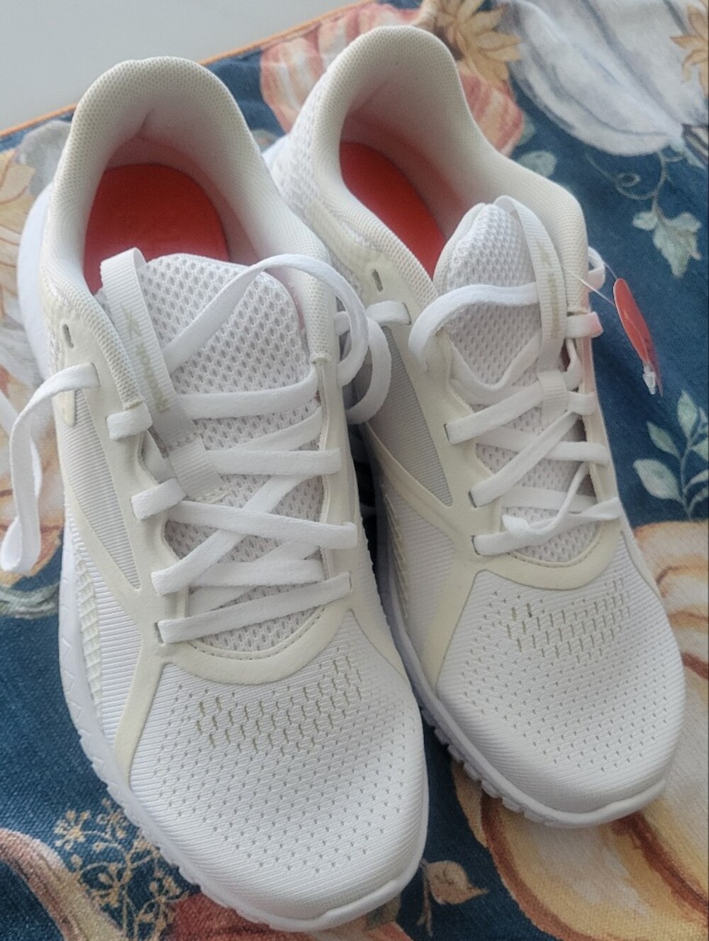 NWT Brand New Women's White Reebok Flexagon Force 2.0 in US 7.5